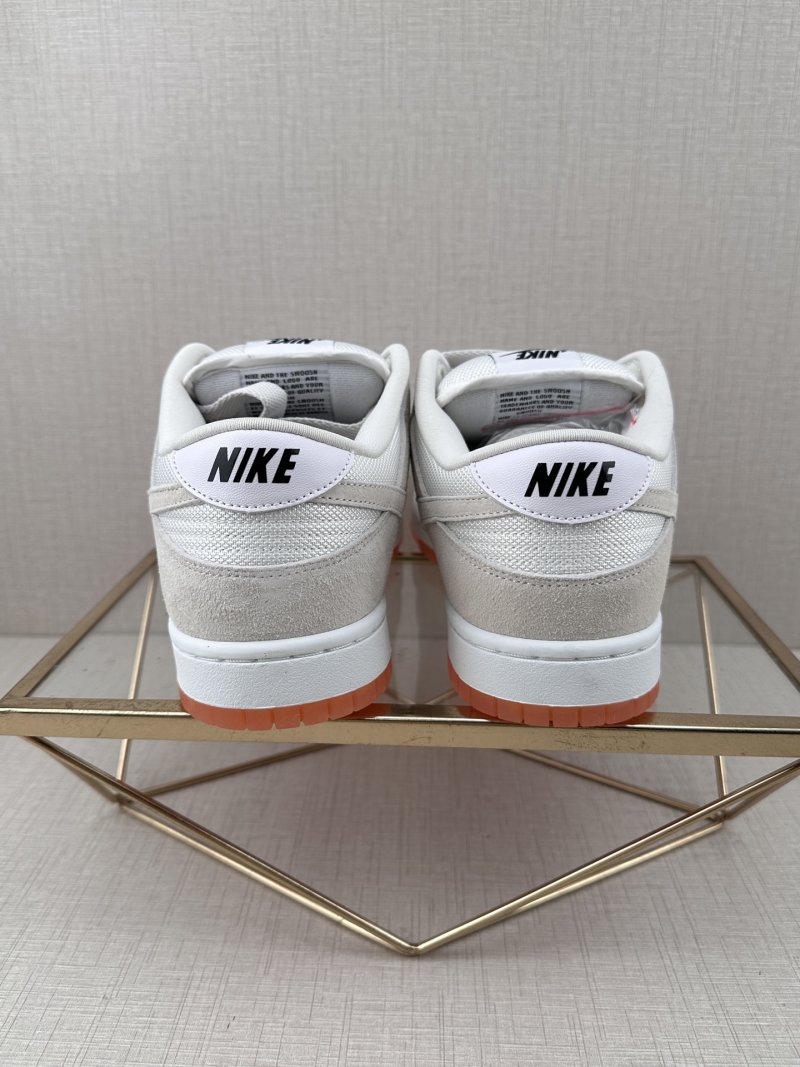 Nike SB Dunk Low 'White' view