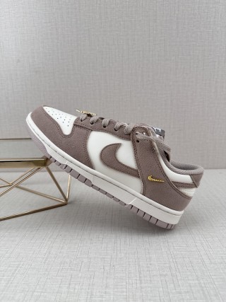 Nike SB Dunk Low 'Grey / White' view 1