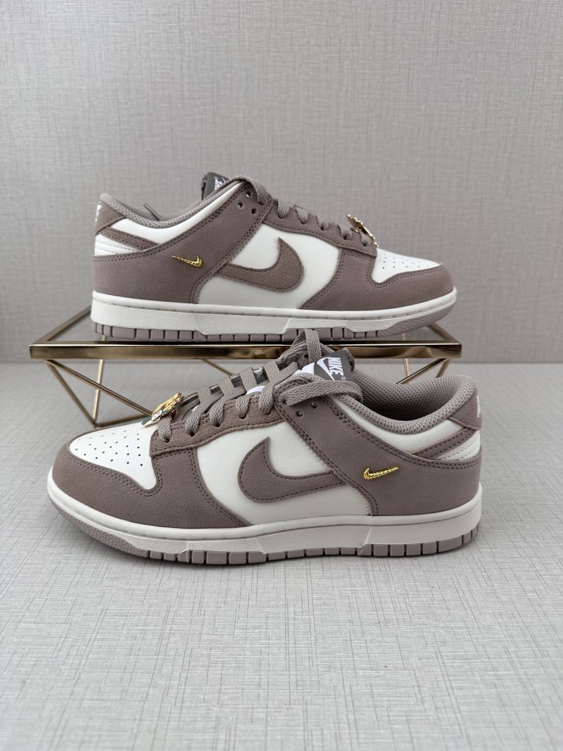 Nike SB Dunk Low 'Grey / White' view