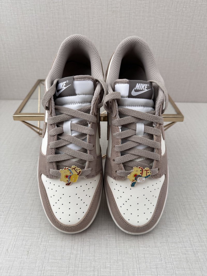 Nike SB Dunk Low 'Grey / White' view