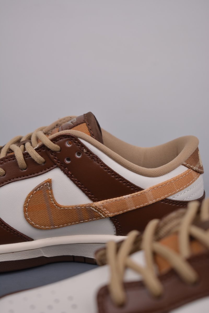 Nike SB Dunk Low view