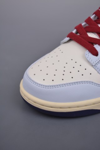 Nike SB Dunk Low view 6