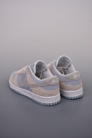 Nike SB Dunk Low view 2