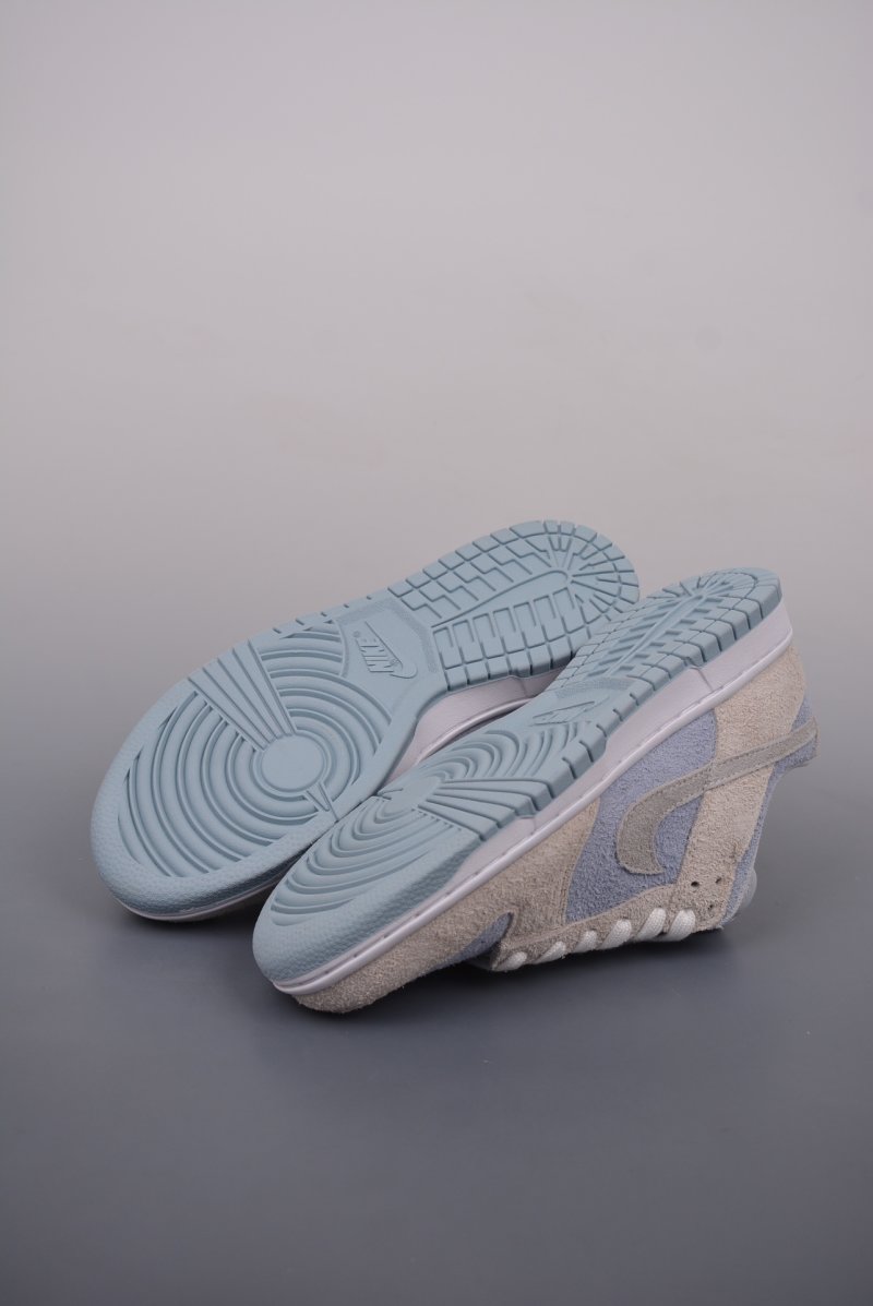 Nike SB Dunk Low view