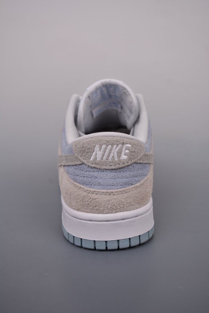 Nike SB Dunk Low view