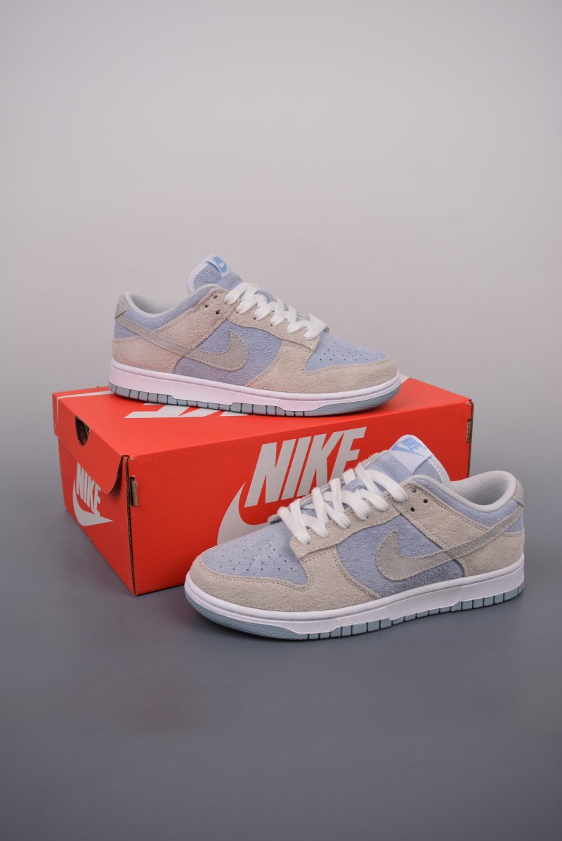 Nike SB Dunk Low view