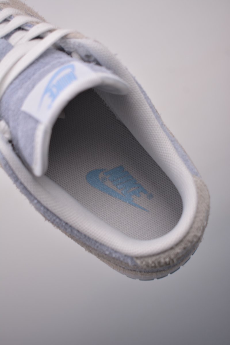 Nike SB Dunk Low view