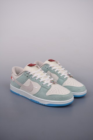 Nike SB Dunk Low view 1
