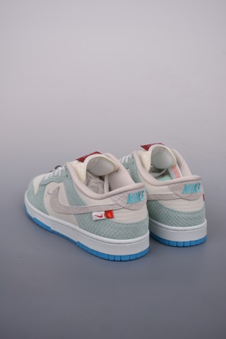 Nike SB Dunk Low view 2