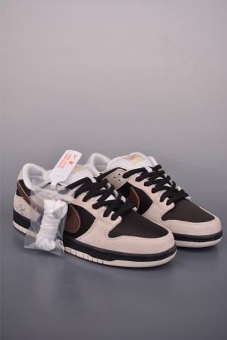 Nike SB Dunk Low view 1