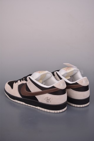 Nike SB Dunk Low view 2