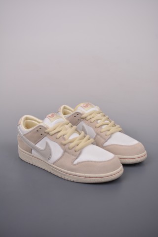 Nike SB Dunk Low view 1