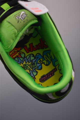 Nike SB Dunk Low view 9