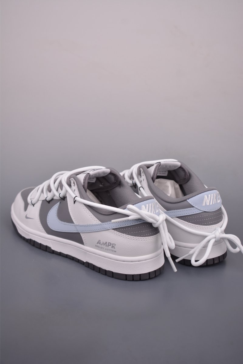 Nike SB Dunk Low view