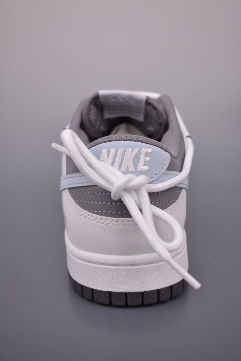 Nike SB Dunk Low view