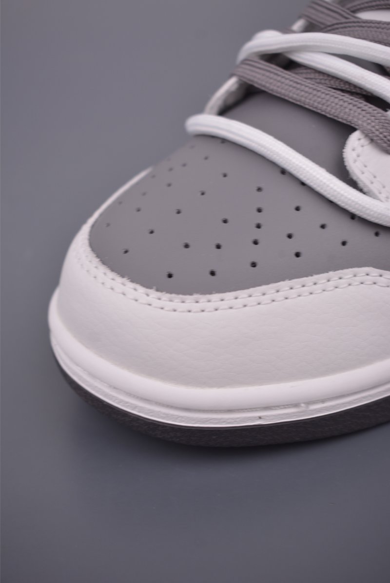 Nike SB Dunk Low view