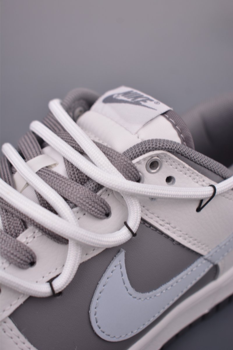Nike SB Dunk Low view