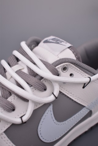 Nike SB Dunk Low view 7