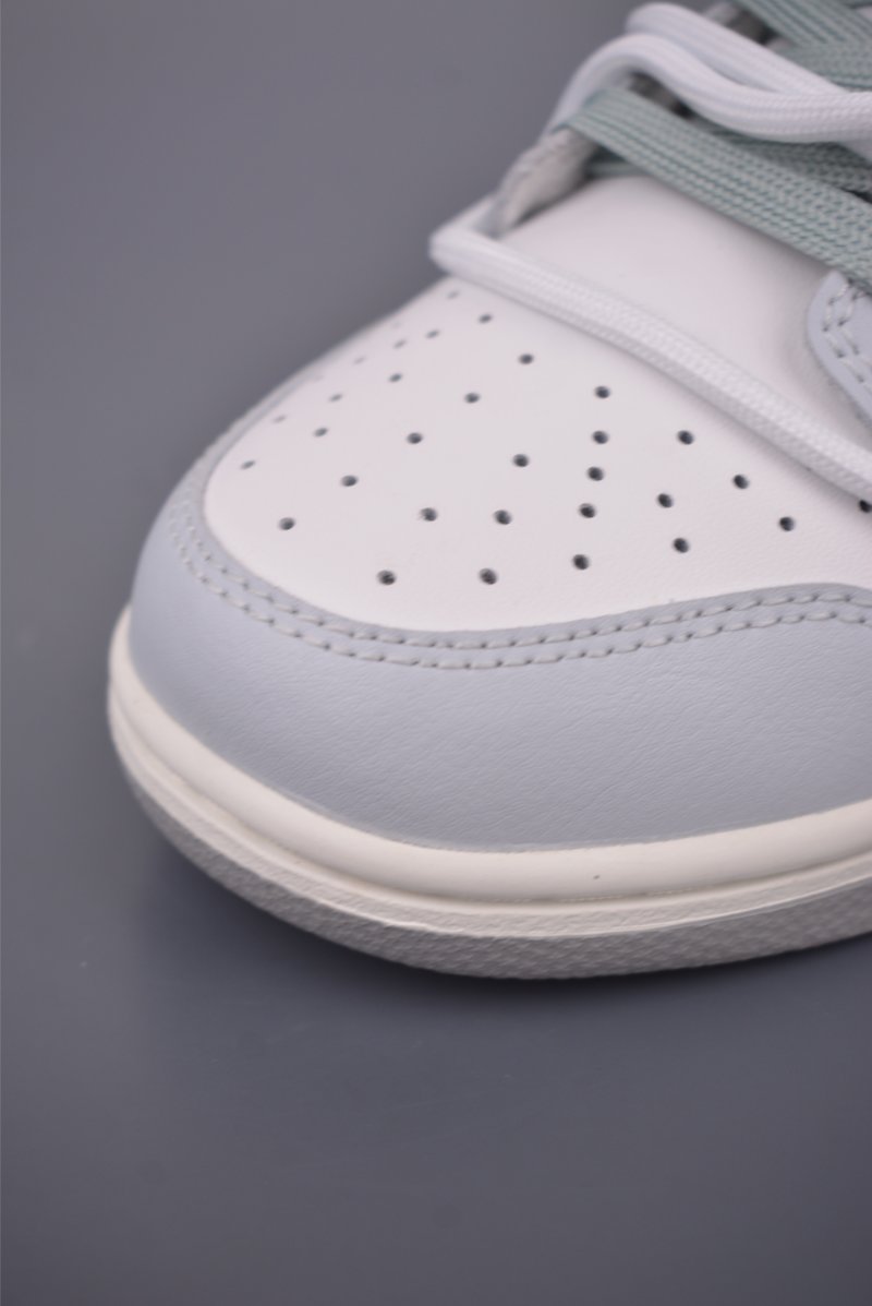 Nike SB Dunk Low 'White / Grey' view