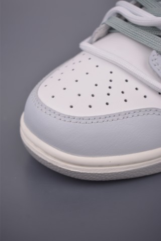 Nike SB Dunk Low 'White / Grey' view 6
