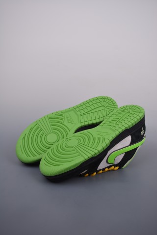 Nike SB Dunk Low view 3