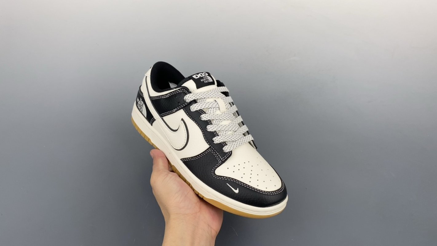 Nike SB Dunk Low 'Gucci'