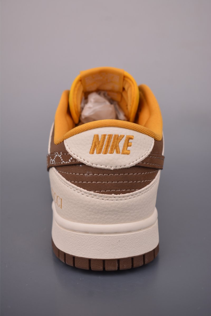 Nike SB Dunk Low 'Gucci' view