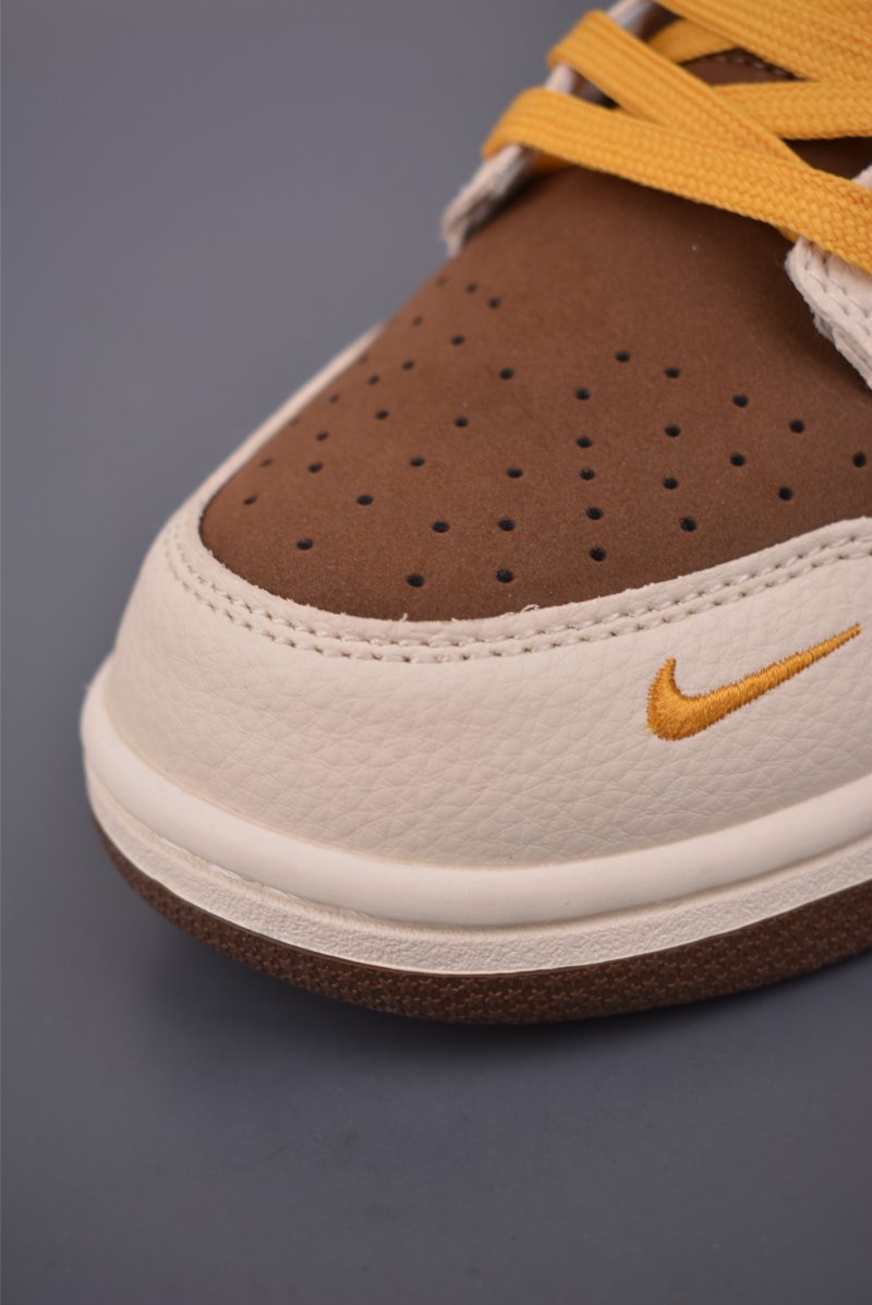 Nike SB Dunk Low 'Gucci' view