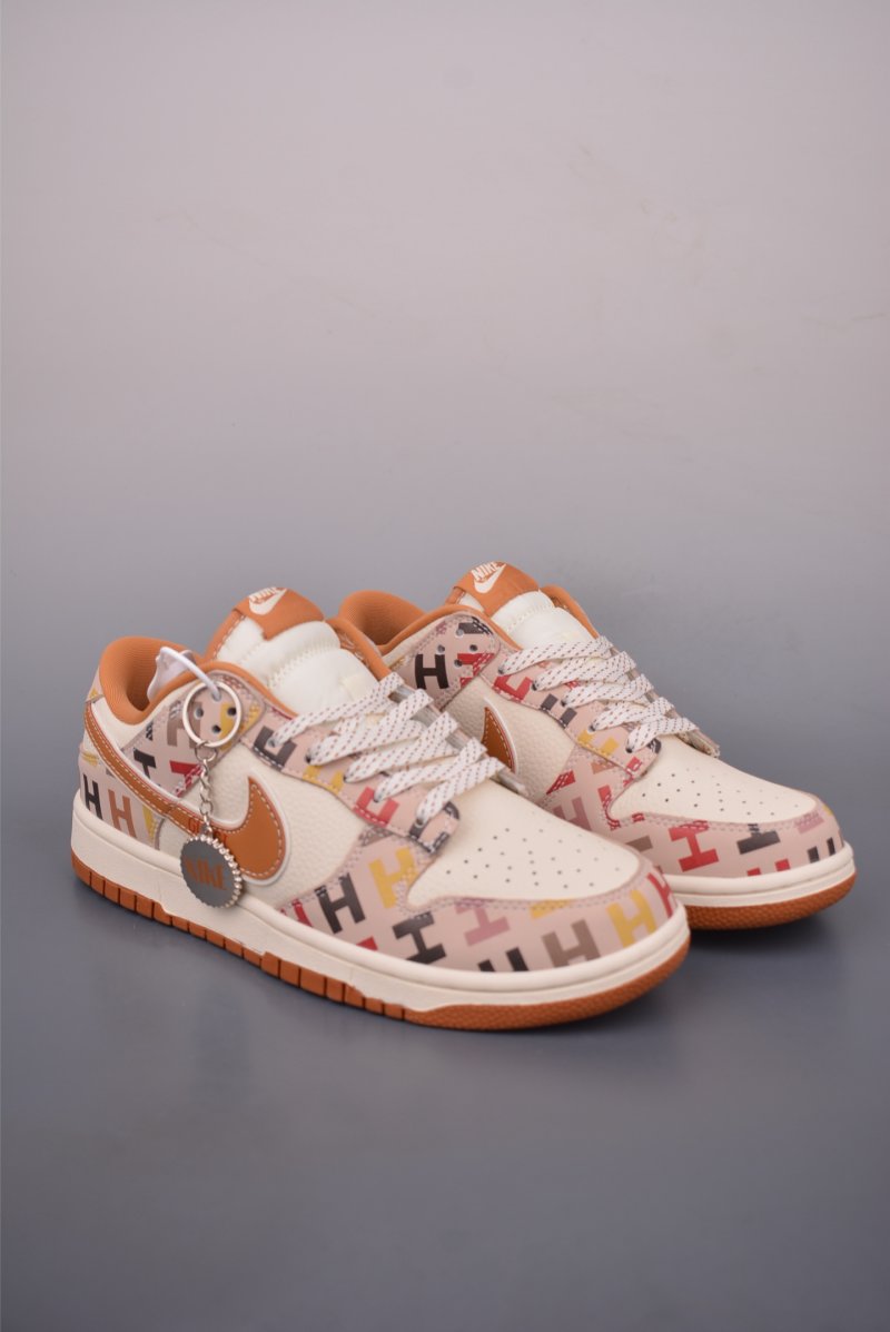 Nike SB Dunk Low 'Gucci'