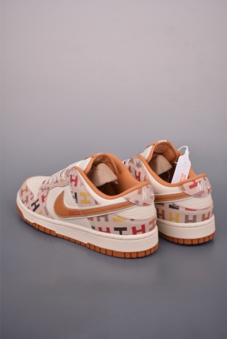 Nike SB Dunk Low 'Gucci' view 2