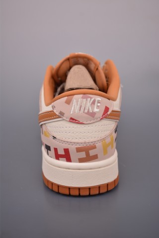 Nike SB Dunk Low 'Gucci' view 4