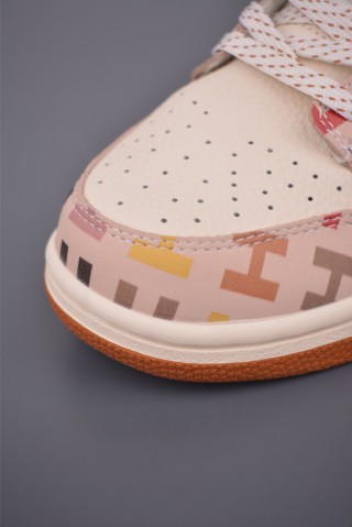Nike SB Dunk Low 'Gucci' view 6