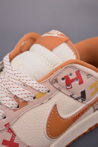 Nike SB Dunk Low 'Gucci' view 7