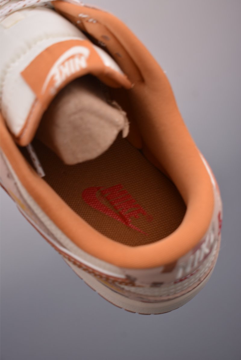 Nike SB Dunk Low 'Gucci' view