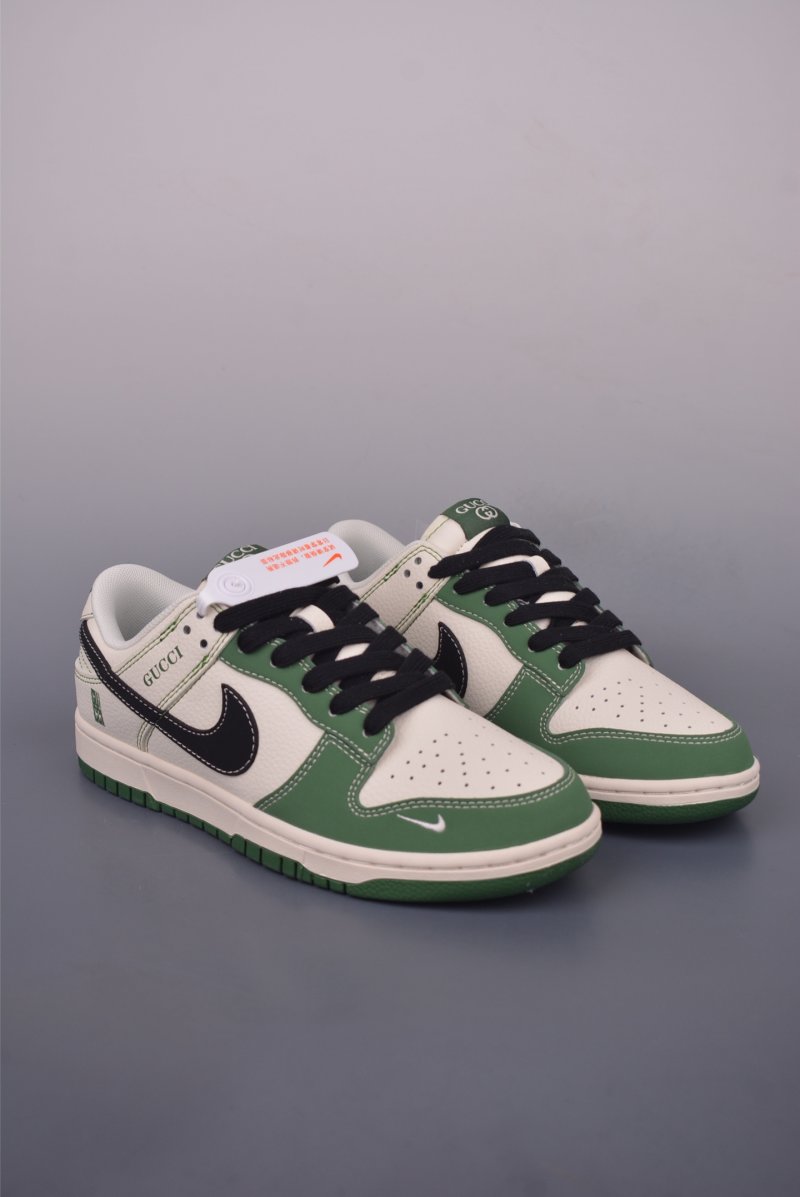 Nike SB Dunk Low 'Gucci'
