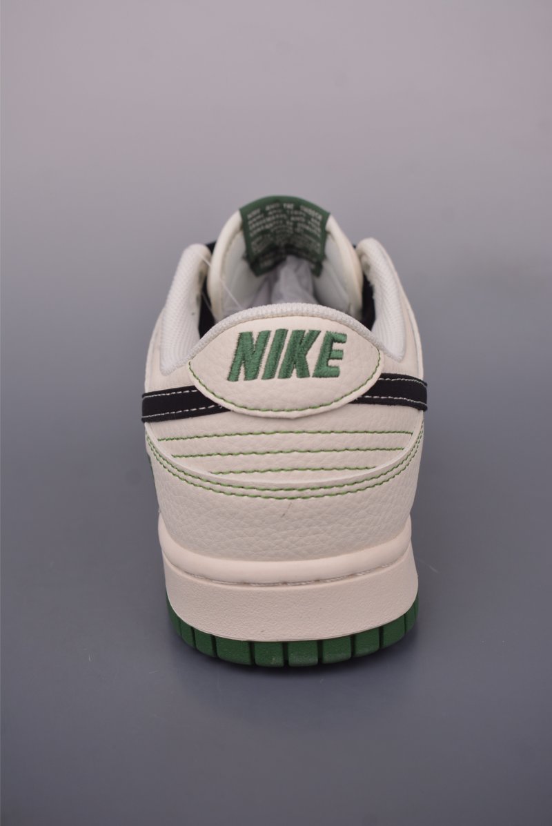 Nike SB Dunk Low 'Gucci' view