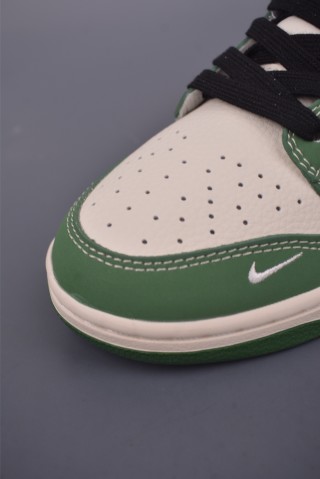 Nike SB Dunk Low 'Gucci' view 6