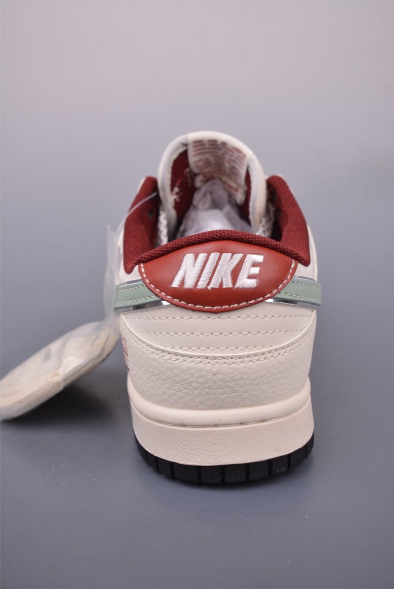 Nike SB Dunk Low 'Gucci' view
