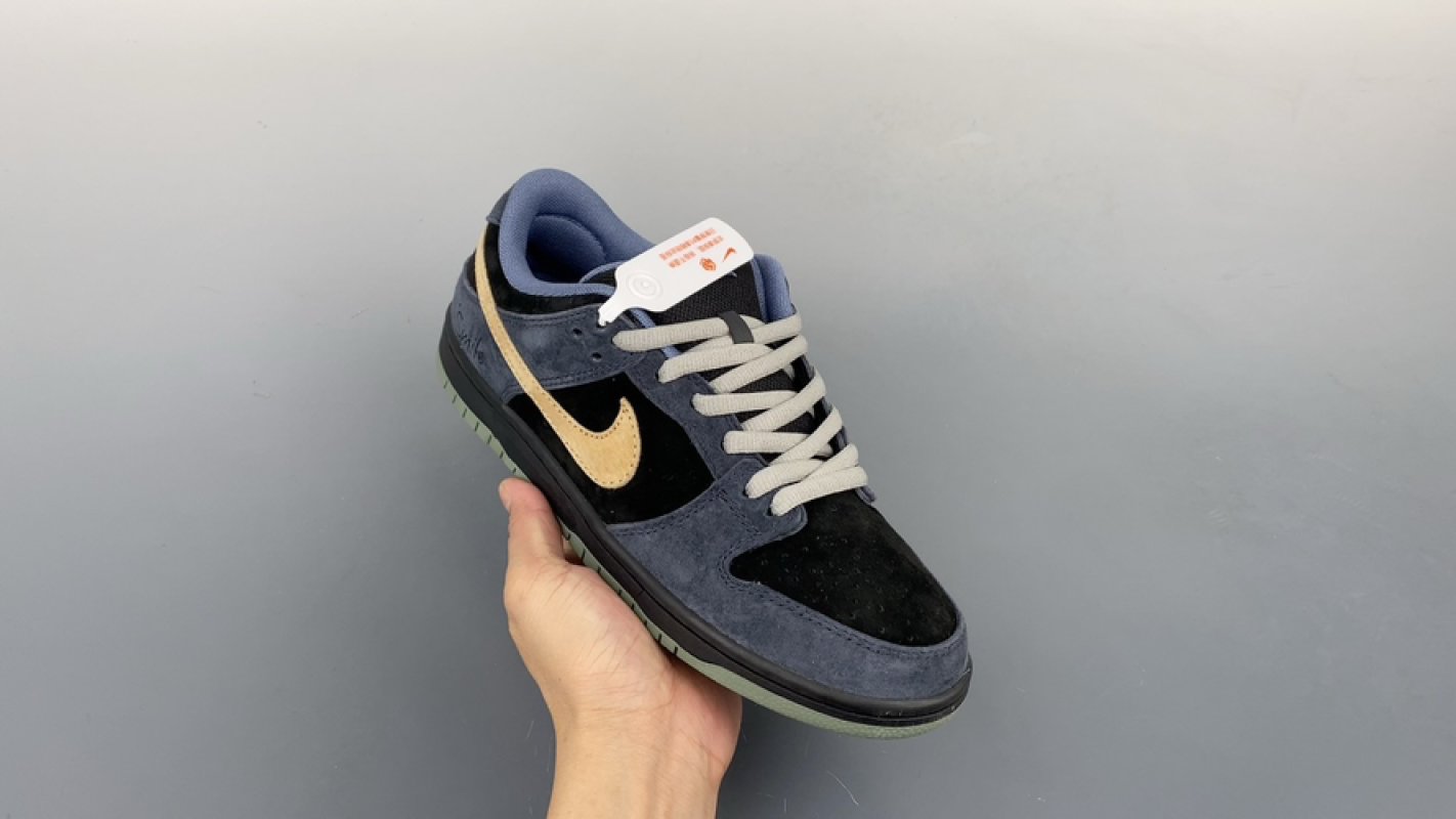 Nike SB Dunk Low 'Black / Blue' view