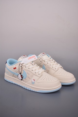 Nike SB Dunk Low 'Hello Kitty' view 1
