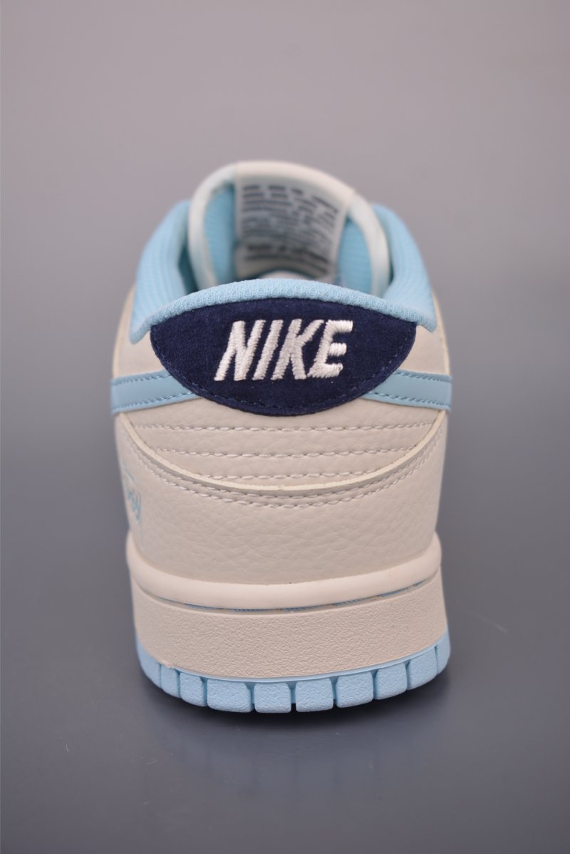 Nike SB Dunk Low 'Hello Kitty' view