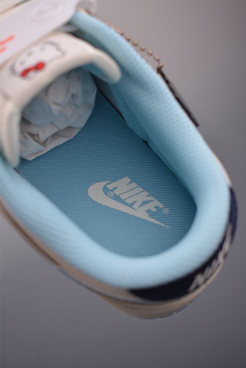 Nike SB Dunk Low 'Hello Kitty' view