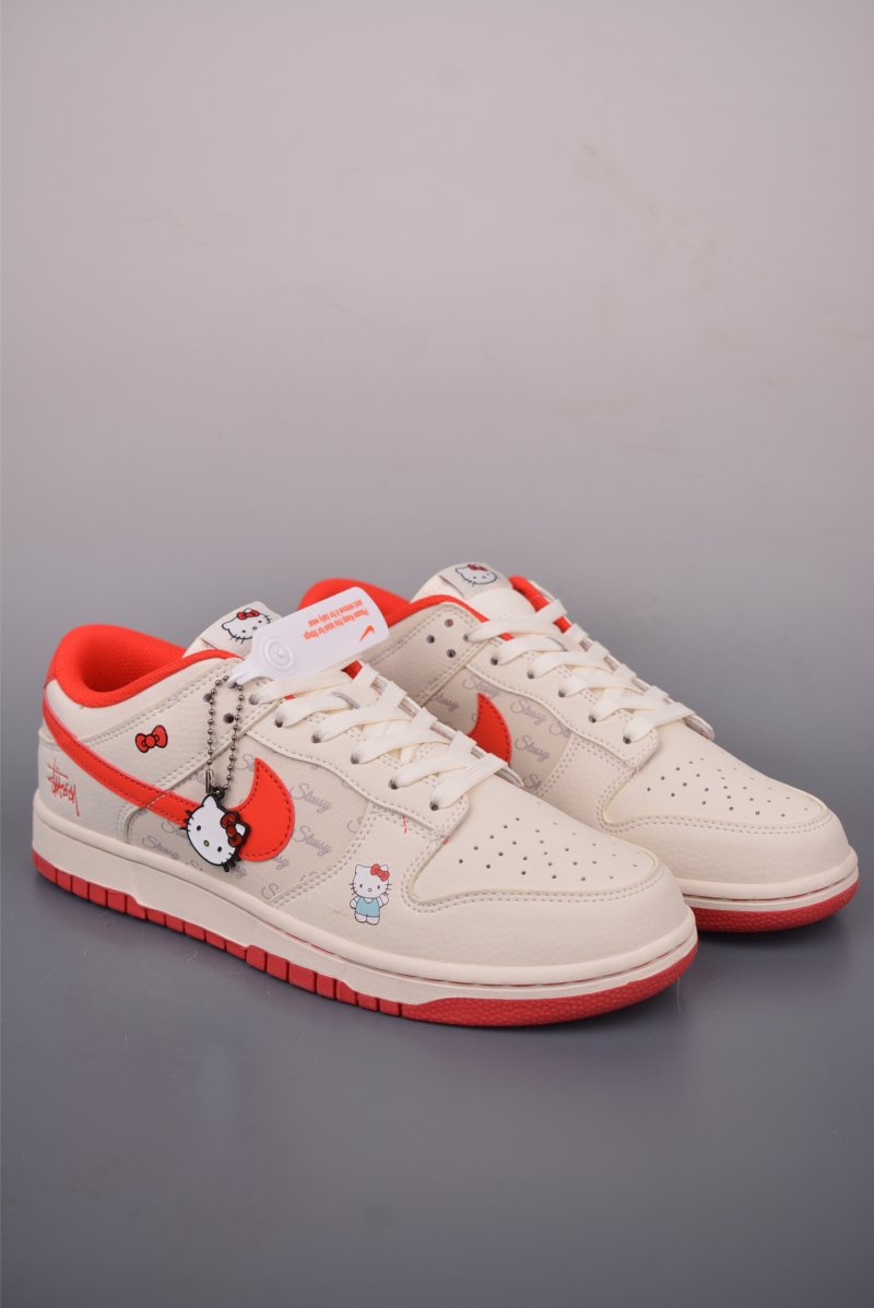 Nike SB Dunk Low 'Hello Kitty' view