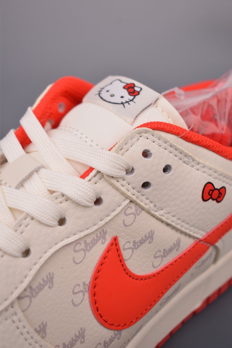 Nike SB Dunk Low 'Hello Kitty' view