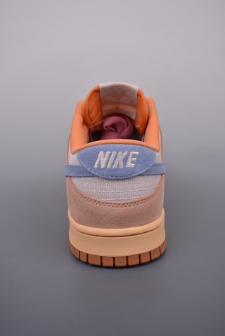 Nike SB Dunk Low view 4