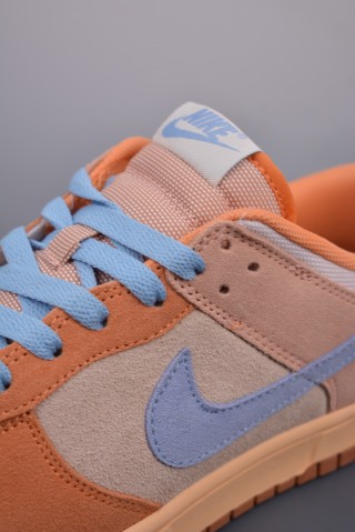 Nike SB Dunk Low view 7