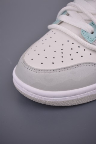 Nike SB Dunk Low 'Grey / White' view 6