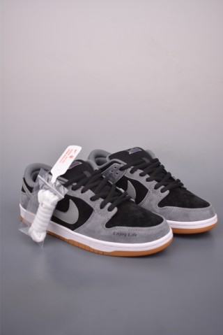 Nike SB Dunk Low view 1