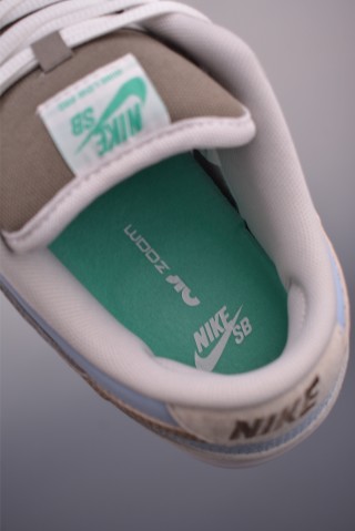 Nike SB Dunk Low view 9
