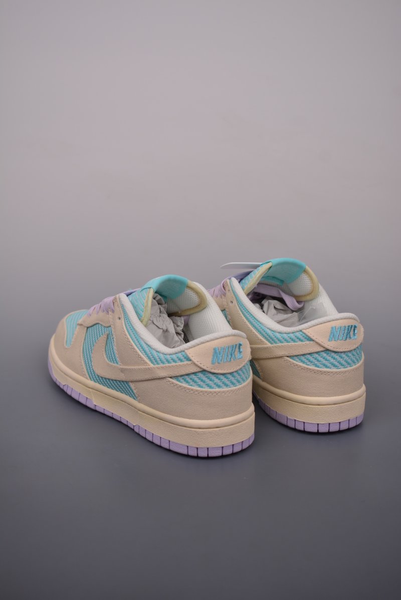 Nike SB Dunk Low view